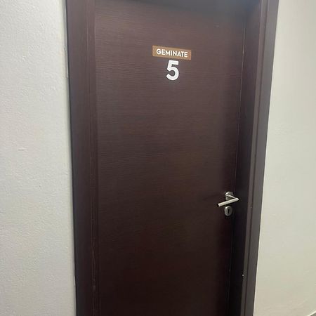 Centrally Located Private Rooms イラクリオン エクステリア 写真
